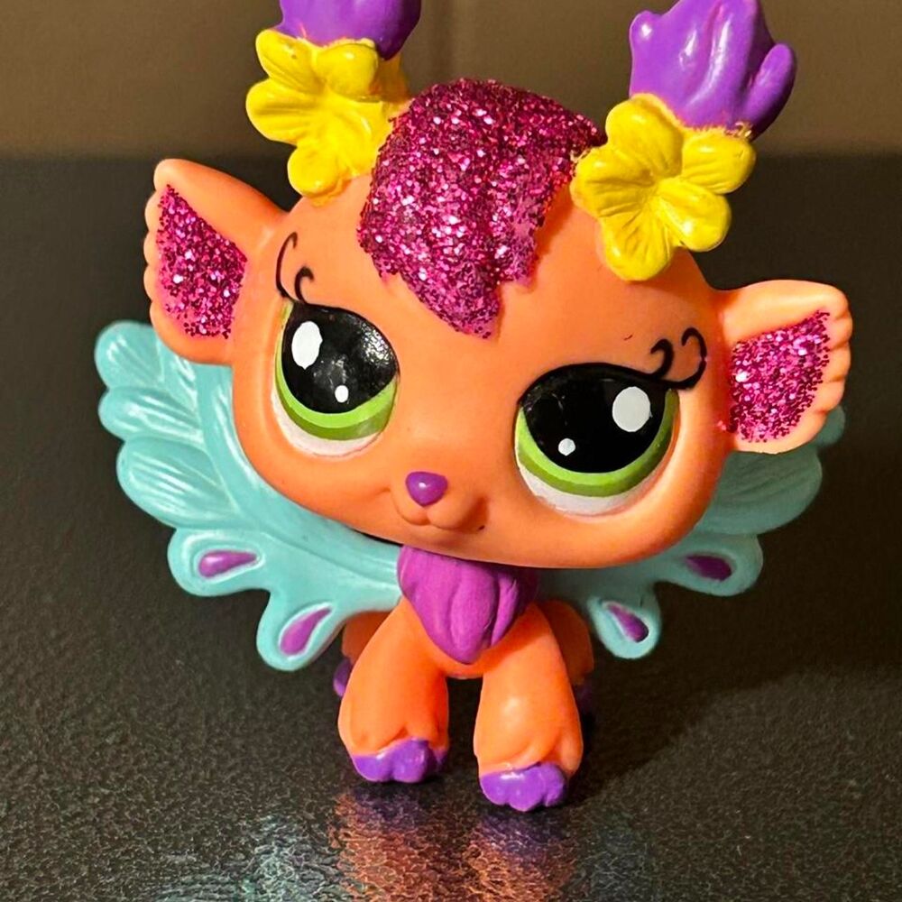 Littlest Pet Shop Glistening Garden Honeysuckle Fairy (#2616) by Hasbro